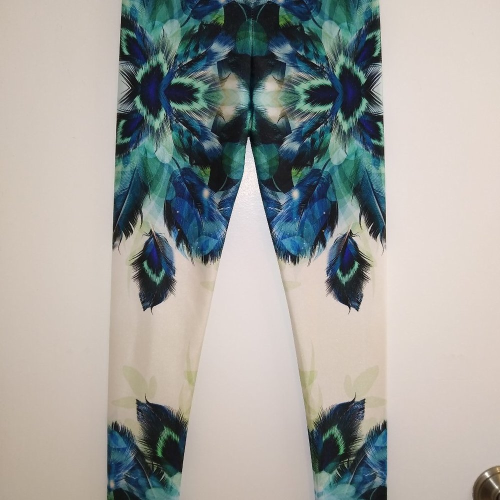 NWOT, Children’s Leggings of Aqua, Blue, Green Peacock design - size 7/8